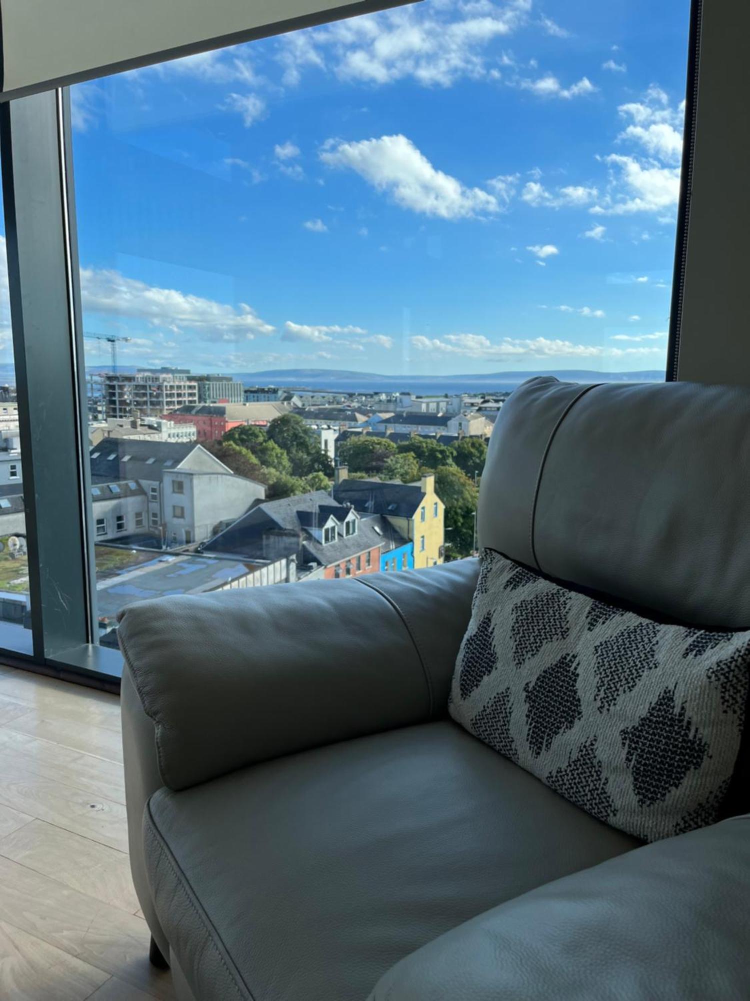 The Western Citypoint Apartments Galway Dış mekan fotoğraf