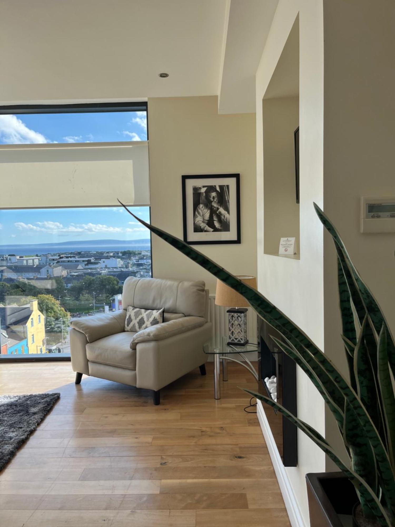 The Western Citypoint Apartments Galway Dış mekan fotoğraf