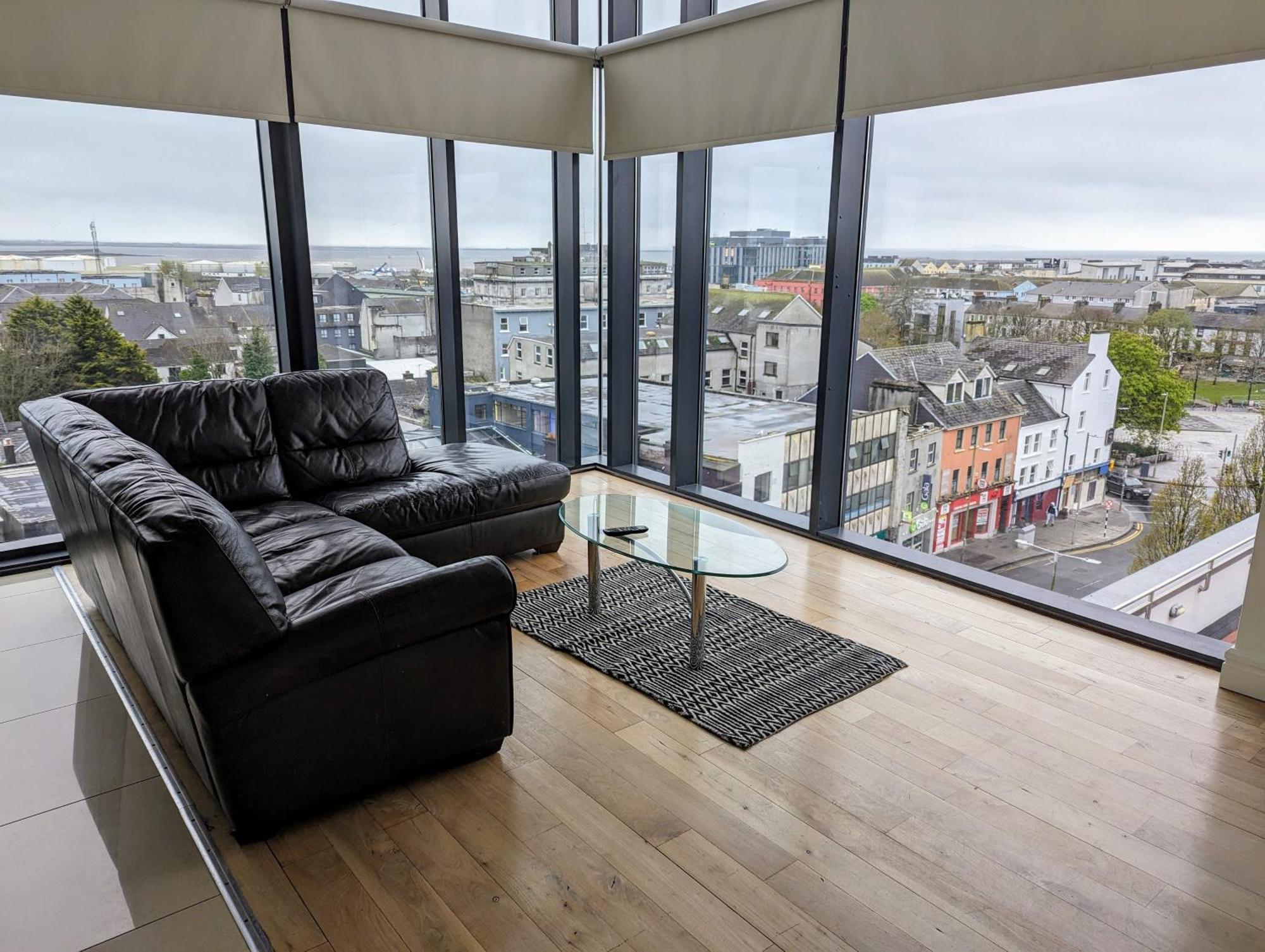 The Western Citypoint Apartments Galway Dış mekan fotoğraf