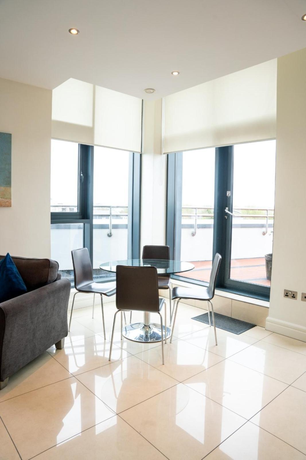 The Western Citypoint Apartments Galway Dış mekan fotoğraf