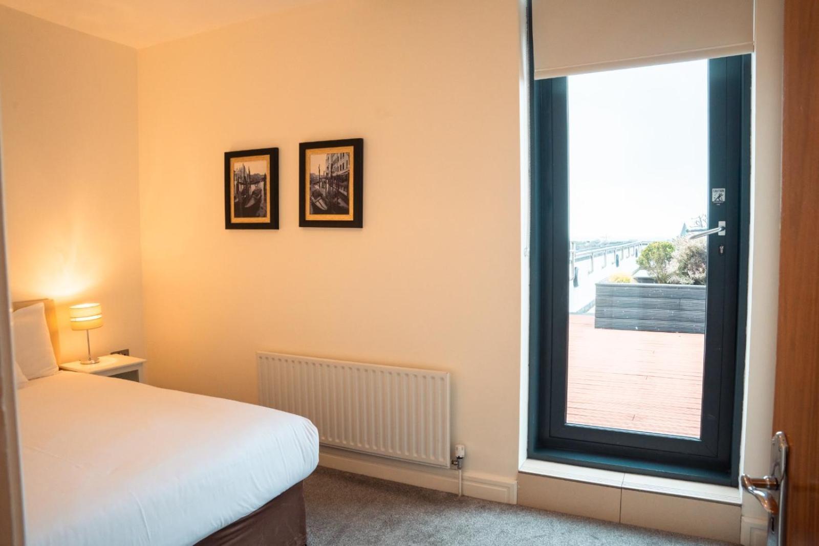 The Western Citypoint Apartments Galway Dış mekan fotoğraf