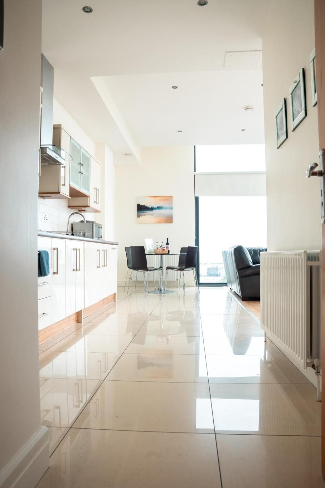 The Western Citypoint Apartments Galway Dış mekan fotoğraf